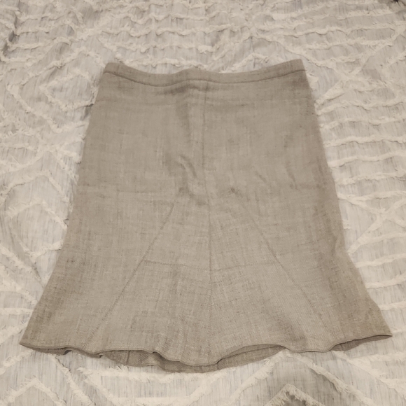 BCBGMaxAzria Gray Knee-Length Pencil Skirt Size 2! - Picture 1 of 10